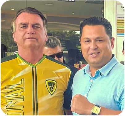 Jair Bolsonaro e Major Vitor Santos juntos